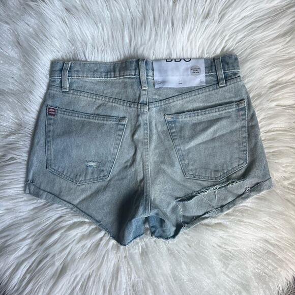 URBAN BDG LIGHT WASH BOYFRIEND LOW RISE DISTRESSED DENIM MICRO SHORTS 28 - Picture 2 of 6